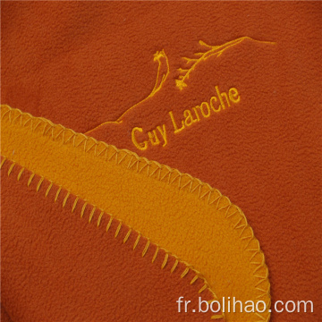 Couverture polaire anti boulochage avec broderie